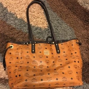 MCM TOTE